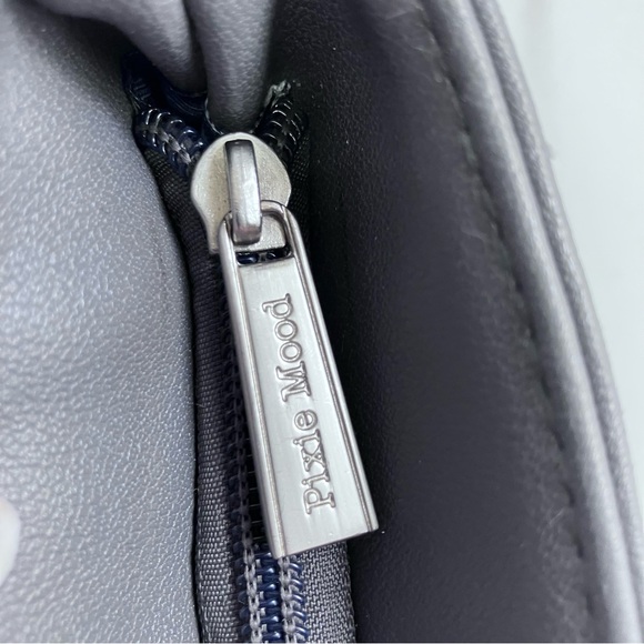 Pixi Mood Dove Grey Vegan Leather&Natural Cork Tassel Crossbody Bag 10”by 9.5” - Picture 14 of 16